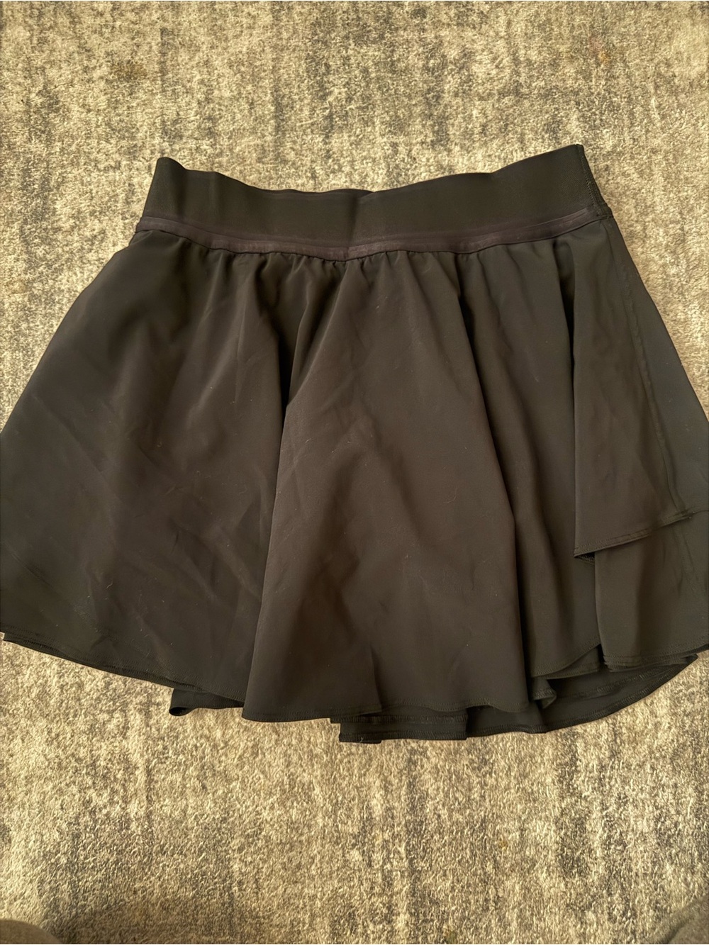 Women’s Lululemon skort black size 6